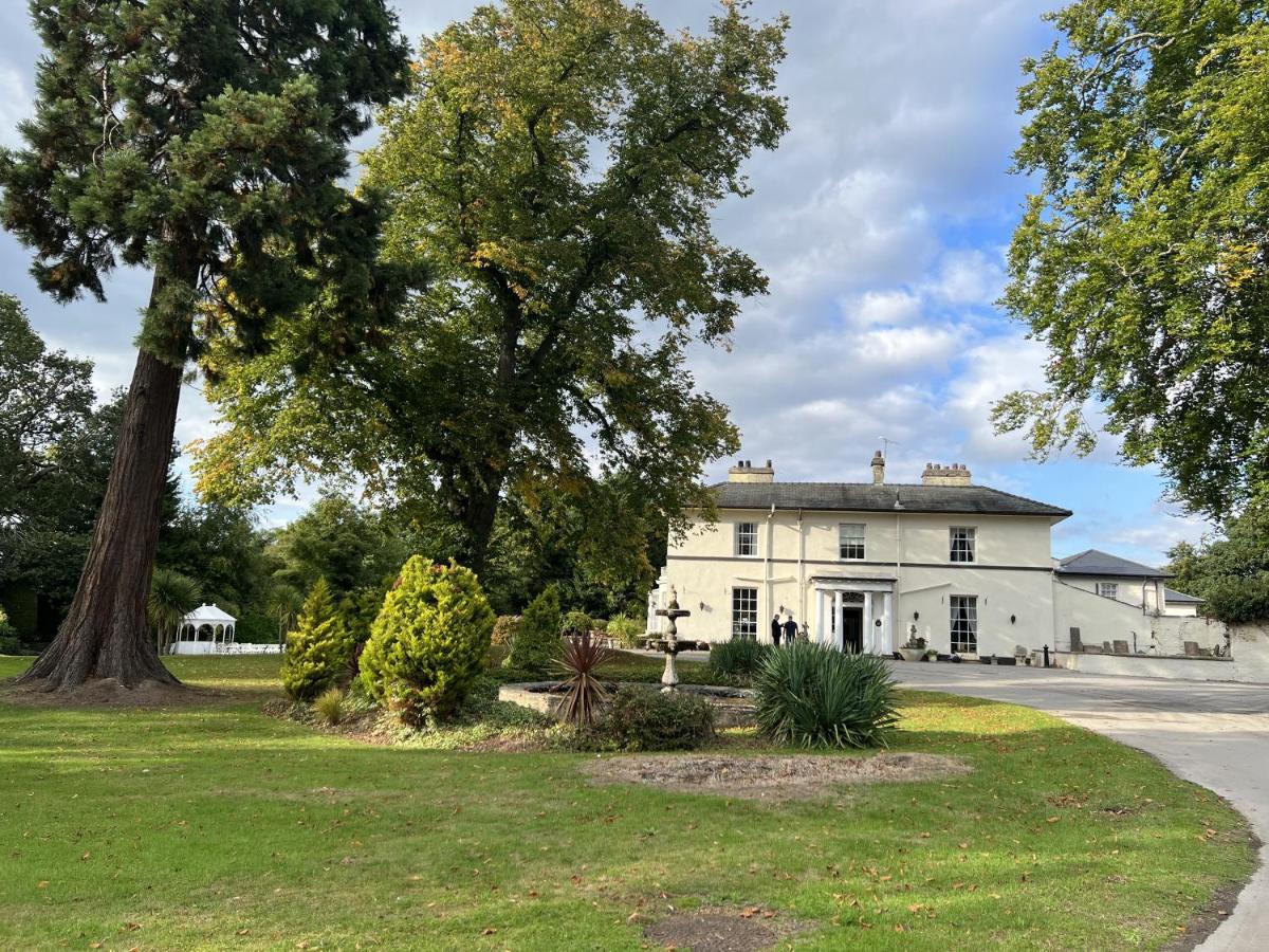 Highfield Hall モールド エクステリア 写真
