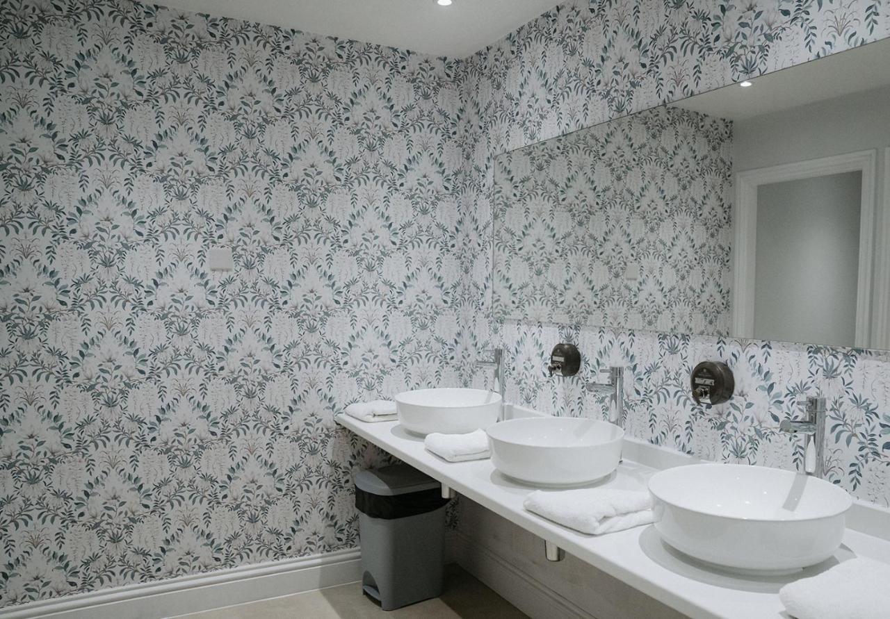 Highfield Hall モールド エクステリア 写真