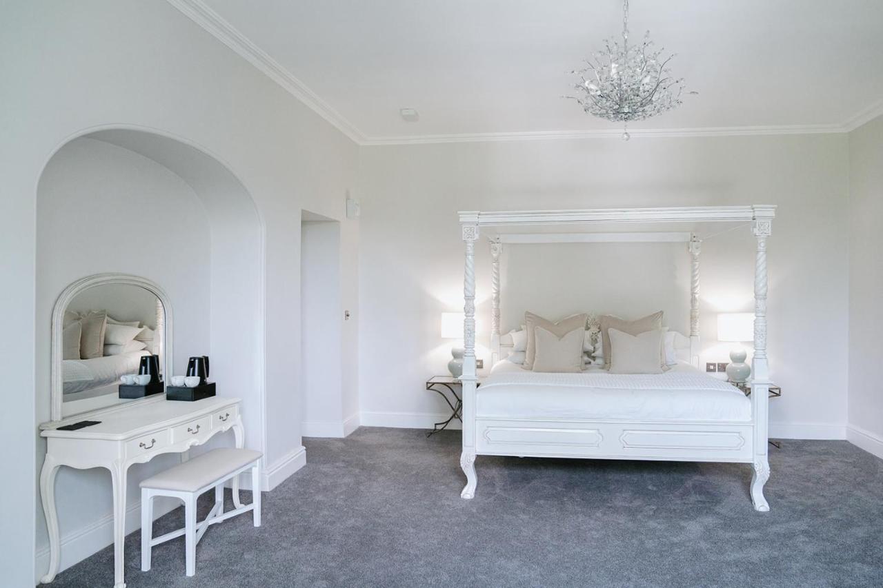 Highfield Hall モールド エクステリア 写真